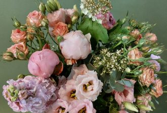 Bourgeon Fleuriste Baptême et naissance Bouquet de deuil Compositions florales Décorateur floral Événement Fleuriste Fleurs séchées Mariage Plantes