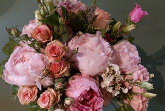 Bourgeon Fleuriste Baptême et naissance Bouquet de deuil Compositions florales Décorateur floral Événement Fleuriste Fleurs séchées Mariage Plantes