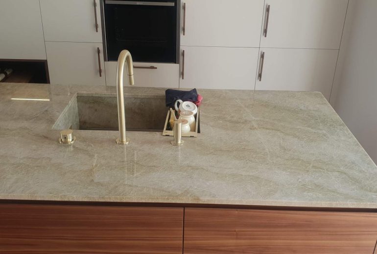 Plan de travail de cuisine Cuisiniste Fabricant de mobilier Marbrier