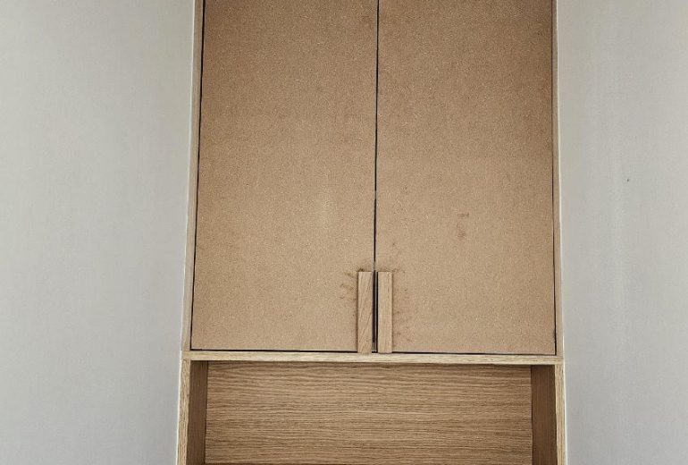 Chantier d'agencement en cours ... Agenceur Concepteur de dressings et rangements Ebéniste Fabricant de mobilier Menuisier