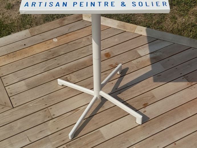 Votre design sur votre table Peintre Peintre d'extérieur Peintre d'intérieur Solier moquettiste