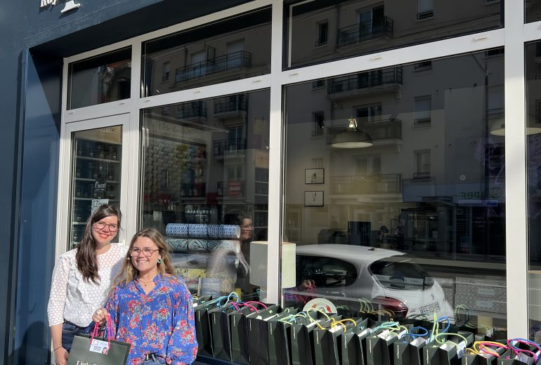 Nouveau show room rond point de Paris!!! Applicateur Béton Ciré Décorateur d'intérieur Enduiseur Façadier Peintre Peintre d'extérieur Peintre d'intérieur Solier moquettiste