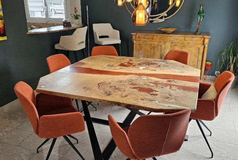 Table epoxy et chêne massif Agenceur Concepteur de dressings et rangements Ebéniste Fabricant de mobilier Menuisier