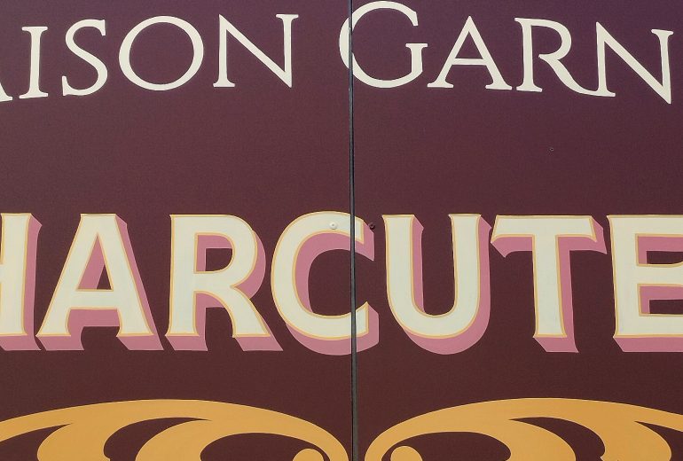 Peinture d'enseigne à Carquefou Artiste peintre Enseigniste Peintre Peintre d'extérieur Peintre en lettres