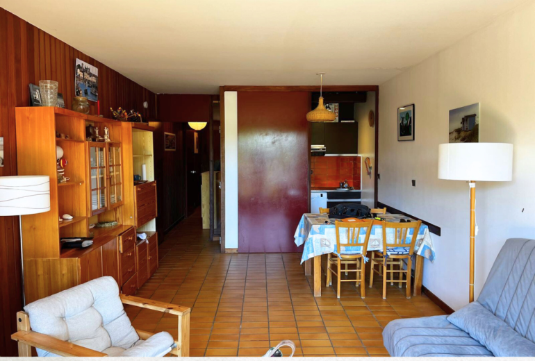 Avant/Après appartement La Rochelle Applicateur Béton Ciré Décorateur d'intérieur Enduiseur Façadier Peintre Peintre d'extérieur Peintre d'intérieur Solier moquettiste