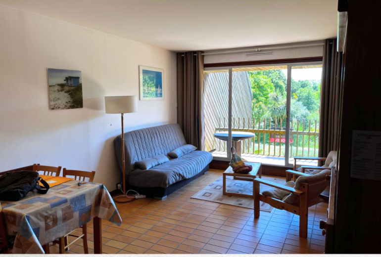 Avant/Après appartement La Rochelle Applicateur Béton Ciré Décorateur d'intérieur Enduiseur Façadier Peintre Peintre d'extérieur Peintre d'intérieur Solier moquettiste