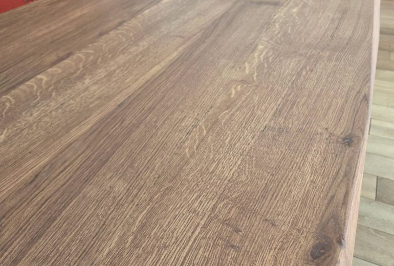 Table à manger en chêne massif Agenceur Ebéniste Fabricant de mobilier Menuisier Métallier