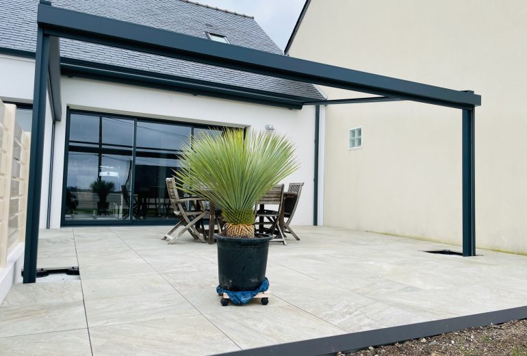 La Pergola Toile Brustor : Un Espace Évolutif et Personnalisable ! 🌞 Fenêtrier Menuisier Storiste