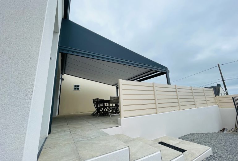 La Pergola Toile Brustor : Un Espace Évolutif et Personnalisable ! 🌞 Fenêtrier Menuisier Storiste