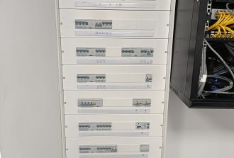 AB.44 Alarme Domoticien Électricien Installation Installation de tableau électrique Pose de chauffage électrique Pose de compteur électrique Rénovation Electricien Réparation de chauffage électrique Répétition Ventilation