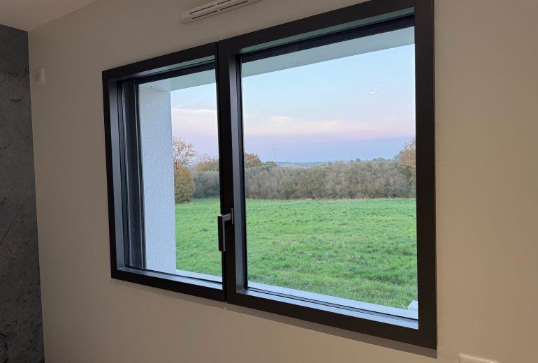 Voici nos réalisations avec les fenêtres Millet ! ✨ Fenêtrier Installateur de pergola et store Menuisier Storiste