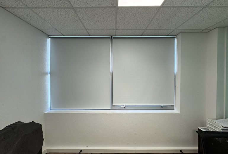 Transformez votre intérieur avec nos stores sur mesure !💫✨ Fenêtrier Installateur de pergola et store Menuisier Storiste