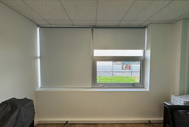 Transformez votre intérieur avec nos stores sur mesure !💫✨ Fenêtrier Installateur de pergola et store Menuisier Storiste