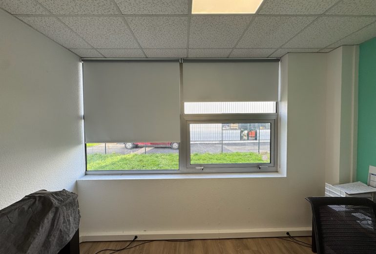 Transformez votre intérieur avec nos stores sur mesure !💫✨ Fenêtrier Installateur de pergola et store Menuisier Storiste