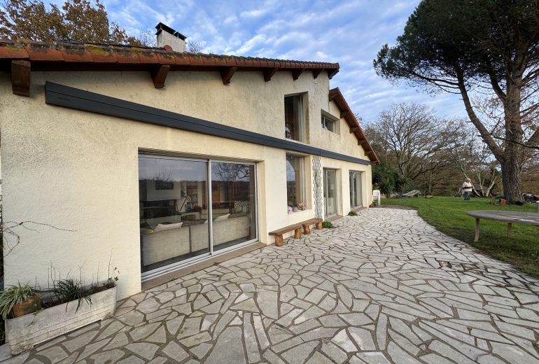 Installation d'un Store Banne Brustor Modèle B27 Élite 🌞 Fenêtrier Installateur de pergola et store Menuisier Storiste