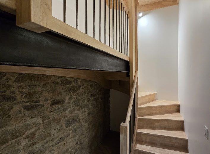 Escalier Agenceur Cuisiniste Fabricant de mobilier Menuisier Parqueteur Poseur de cuisine