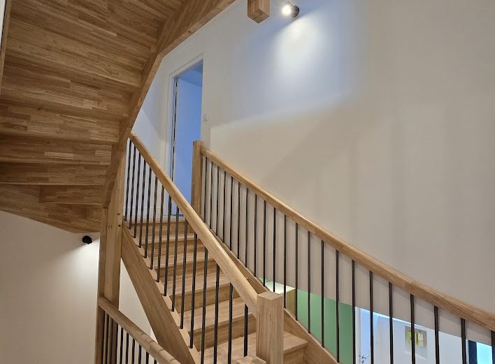 Escalier Agenceur Cuisiniste Fabricant de mobilier Menuisier Parqueteur Poseur de cuisine