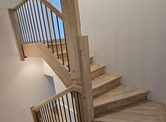 Escalier Agenceur Cuisiniste Fabricant de mobilier Menuisier Parqueteur Poseur de cuisine