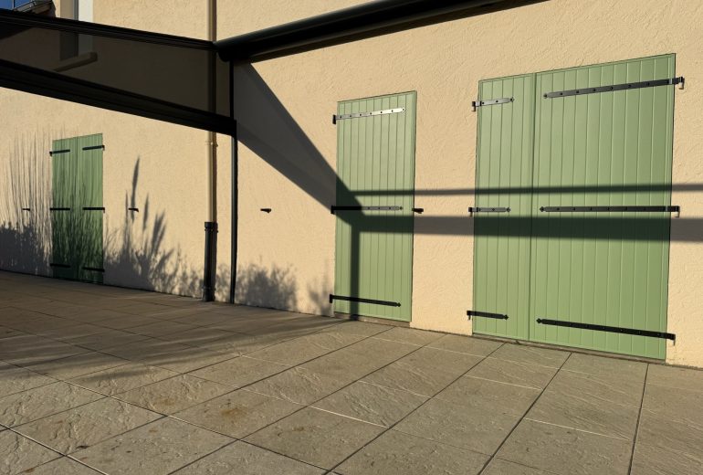  Nouvelle pose réussie !✨ Fenêtrier Installateur de pergola et store Menuisier Storiste