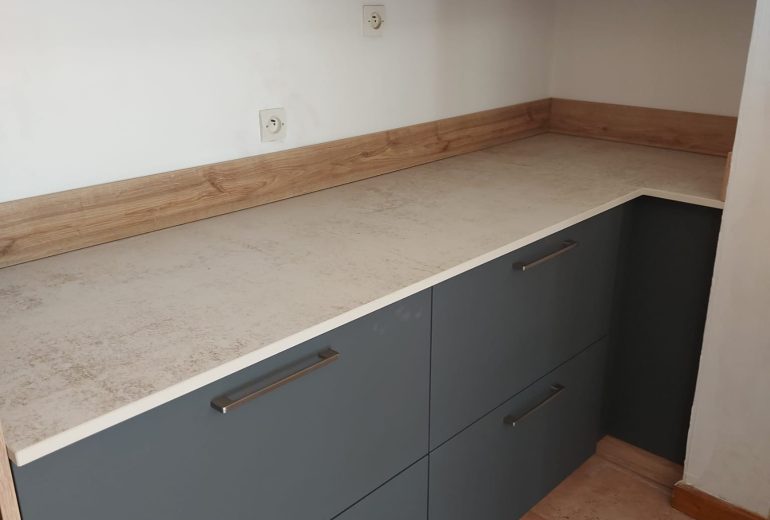 Plan de travail en Dekton Nilium 20mm Cuisiniste Fabricant de mobilier Marbrier