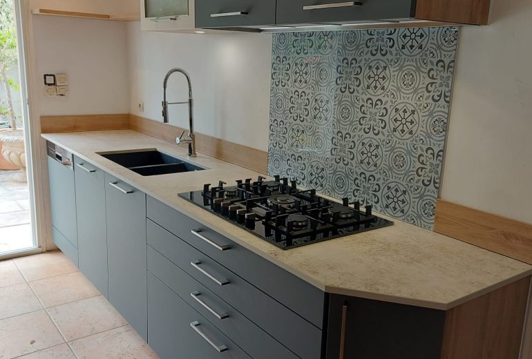 Plan de travail en Dekton Nilium 20mm Cuisiniste Fabricant de mobilier Marbrier