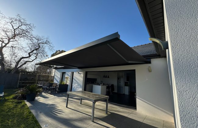 Nouvelle Installation : Store Banne B27 Élité à 3 Bras 🌞 Fenêtrier Installateur de pergola et store Menuisier Storiste