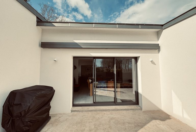 Installation de deux stores bannes Brustor B27 Prestige✨🌿 Fenêtrier Installateur de pergola et store Menuisier Storiste