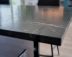 Fabrication de meubles laqués dans des niches avec étagères LED au dessus, fabrication d'un ilot de cuisine en panneaux laqués brillants et pose de parquet Agenceur Fabricant de mobilier Menuisier Parqueteur Poseur de cuisine