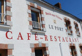 Décor Nature Création Enseigniste Façades Façadier Imperméabilisation Nettoyage Papier peint Peintre Peintre d'extérieur Peintre d'intérieur Peintre en décor Peintre en lettres Peinture à effet Peinture métallisée Protection à base de résine Ravalement Stucco Toile de verre Traitement des boiseries Traitement humidité