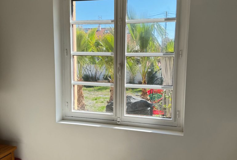 Fenêtre 1 vantail – Pose en rénovation | Finition RAL 7016🪻 Fenêtrier Installateur de pergola et store Menuisier Storiste