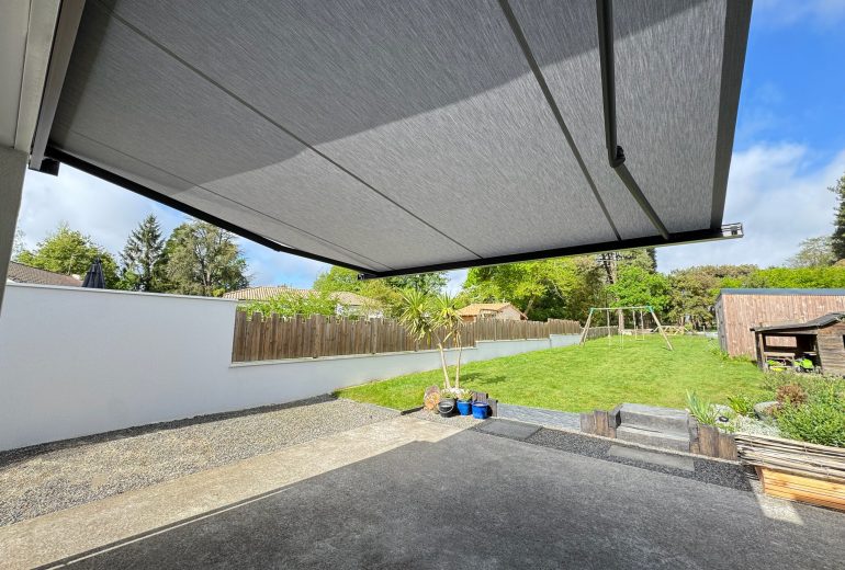 Découvrez notre dernière pose✨🌿 Fenêtrier Installateur de pergola et store Menuisier Storiste