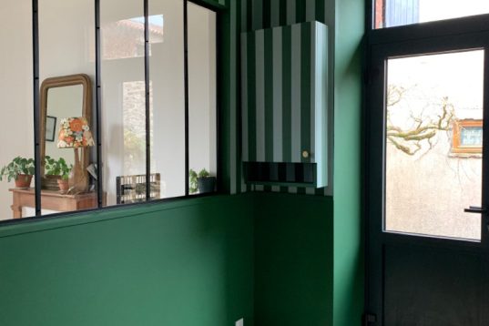 La Gamme Colorée Nantes Applicateur Béton Ciré Enduit ciré Façades Façadier Imperméabilisation Nettoyage Papier peint Parqueteur Peintre Peintre d'extérieur Peintre d'intérieur Peintre en décor Peinture à effet Peinture métallisée Pose Protection à base de résine Ravalement Stucco Toile de verre Traitement humidité