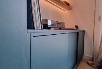 Atelier Jonath Agenceur Combles Espace professionnel Fabricant de mobilier Fabrication Menuisier Mobilier Parqueteur Parquets Portes Pose Pose Poseur de cuisine Rangement Salons et expositions Terrasses Volets