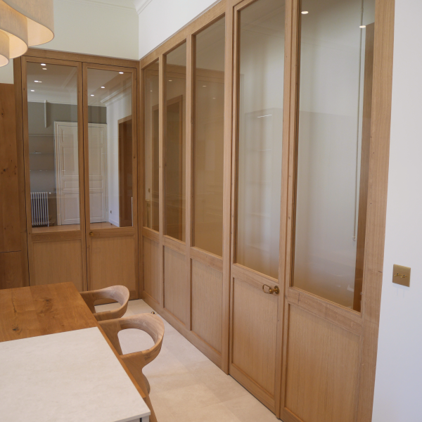 SARL Maudet Évacuation des anciennes fenêtres Fenêtres Fenêtres sur-mesure Fenêtrier Installateur de pergola et store Installateur de portails et portes de garage Menuisier Portails Portes Pose Pose de fenêtres Storiste Vérandas Volets