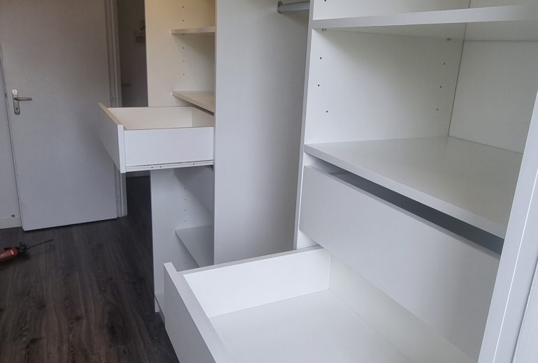 Dressing Agenceur Fabricant de mobilier Menuisier Parqueteur Poseur de cuisine