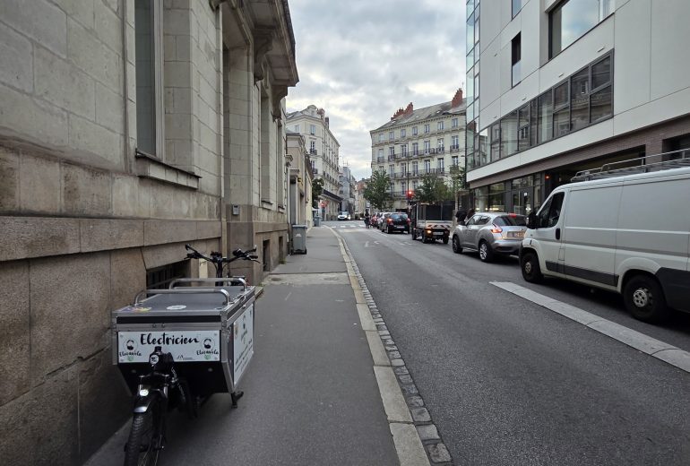 [ Electricien à Vélo Cargo NANTES !!! ] Électricien