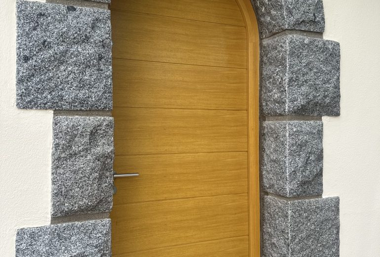 🚪 Nouvelle réalisation Fenêtrier Installateur de pergola et store Installateur de portails et portes de garage Menuisier Réparateur de portails et portes de garage Réparateur de volets Storiste