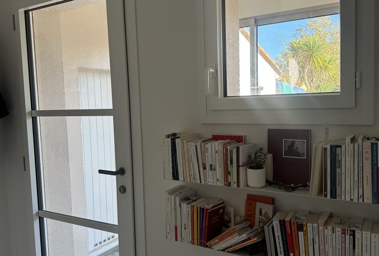 Découvrez notre nouvelle réalisation en menuiserie aluminium 🪟 Fenêtrier Installateur de pergola et store Installateur de portails et portes de garage Menuisier Réparateur de portails et portes de garage Réparateur de volets Storiste