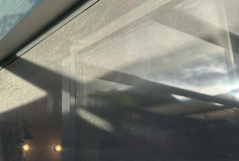 Découvrez notre dernière réalisation, une pose de moustiquaire 🦟 Fenêtrier Installateur de pergola et store Installateur de portails et portes de garage Menuisier Réparateur de portails et portes de garage Réparateur de volets Storiste