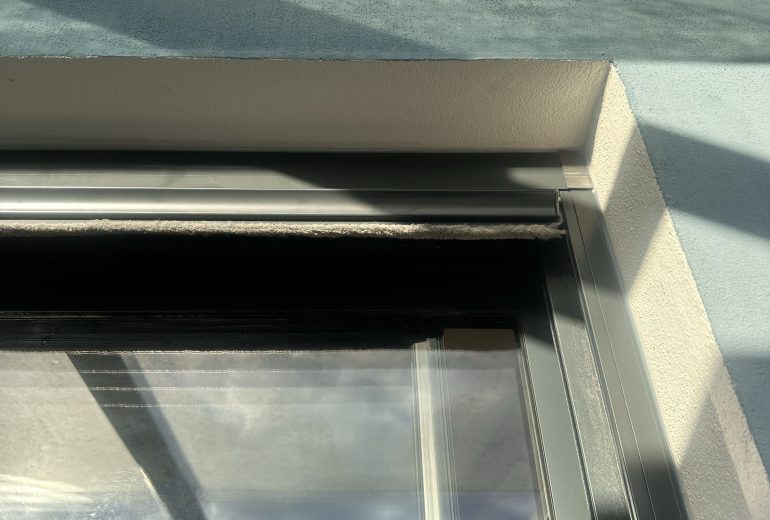 Découvrez notre dernière réalisation, une pose de moustiquaire 🦟 Fenêtrier Installateur de pergola et store Installateur de portails et portes de garage Menuisier Réparateur de portails et portes de garage Réparateur de volets Storiste