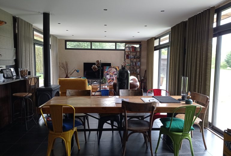 Hivers - Printemps - Eté 2025 Couturier Décorateur de meubles Tapissier Décorateur