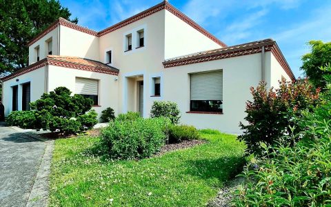 Façade rénové par Couleurs de Jade à Pornic