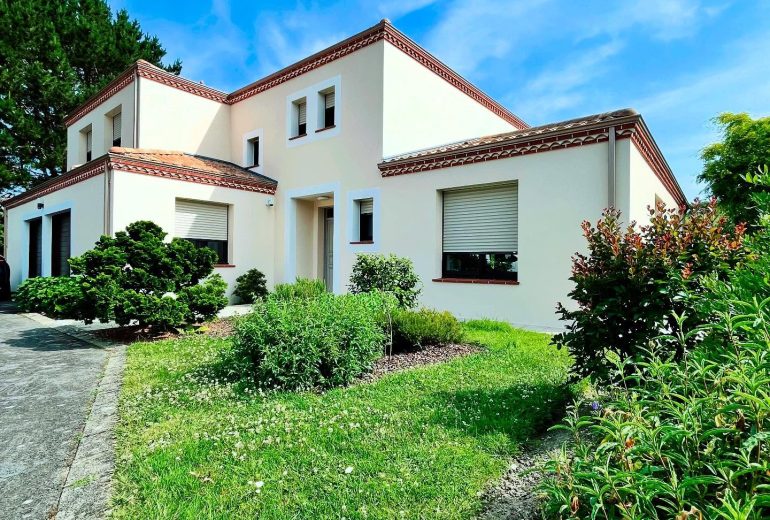 Façade rénové par Couleurs de Jade à Pornic