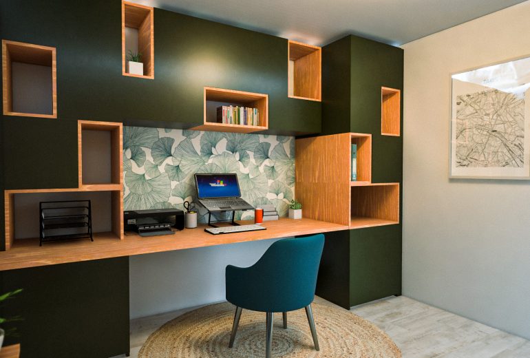 Aménagement sur-mesure d’un bureau : allier travail, repos et fonctionnalité Designer d'espace