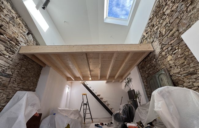 Découvrez notre dernière réalisation : jalousies vertes et porte d’entrée assortie🍈 Fenêtrier Installateur de pergola et store Installateur de portails et portes de garage Menuisier Réparateur de portails et portes de garage Réparateur de volets Storiste