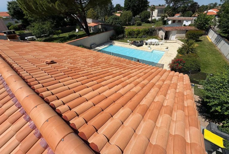 Réparation toiture en Loire-Atlantique : un chantier qui redonne de l'énergie Couvreur Étancheur Poseur de gouttière Zingueur