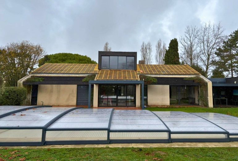 Réfection de toiture en tuiles en Loire-Atlantique Couvreur Étancheur Poseur de gouttière Zingueur