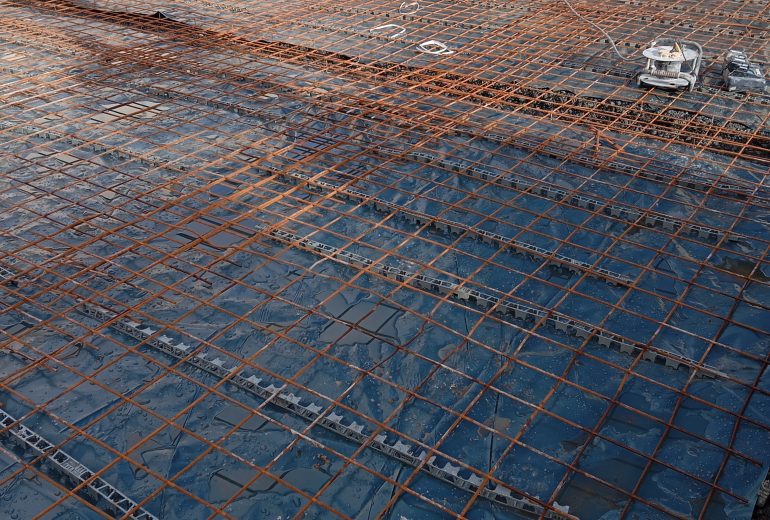 Préparation d'une dalle pour une extension de maison de 55m2 Démolisseur Maçon