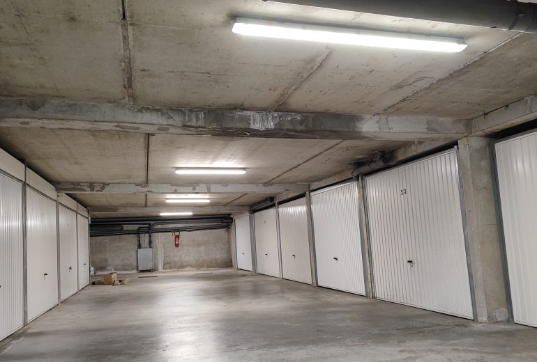 Relamping garage sous terrain d'immeuble Électricien Réparateur de volets