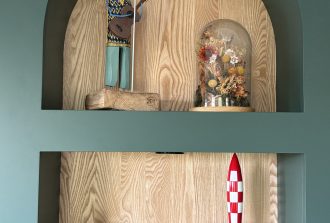 Mr Oak Agenceur Combles Création Ebéniste Escaliers Espace professionnel Fabricant de mobilier Fabrication Menuisier Mobilier Rangement Salons et expositions